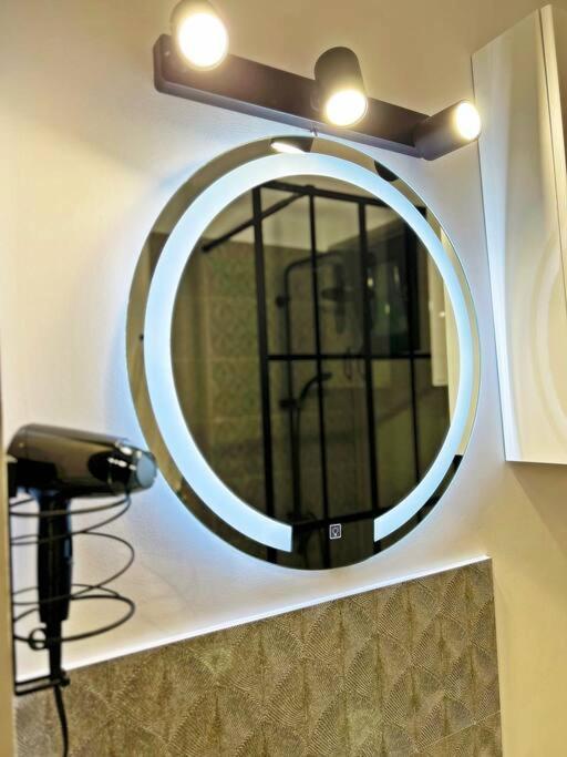 Cosy And Stylish Studio Бухарест Экстерьер фото