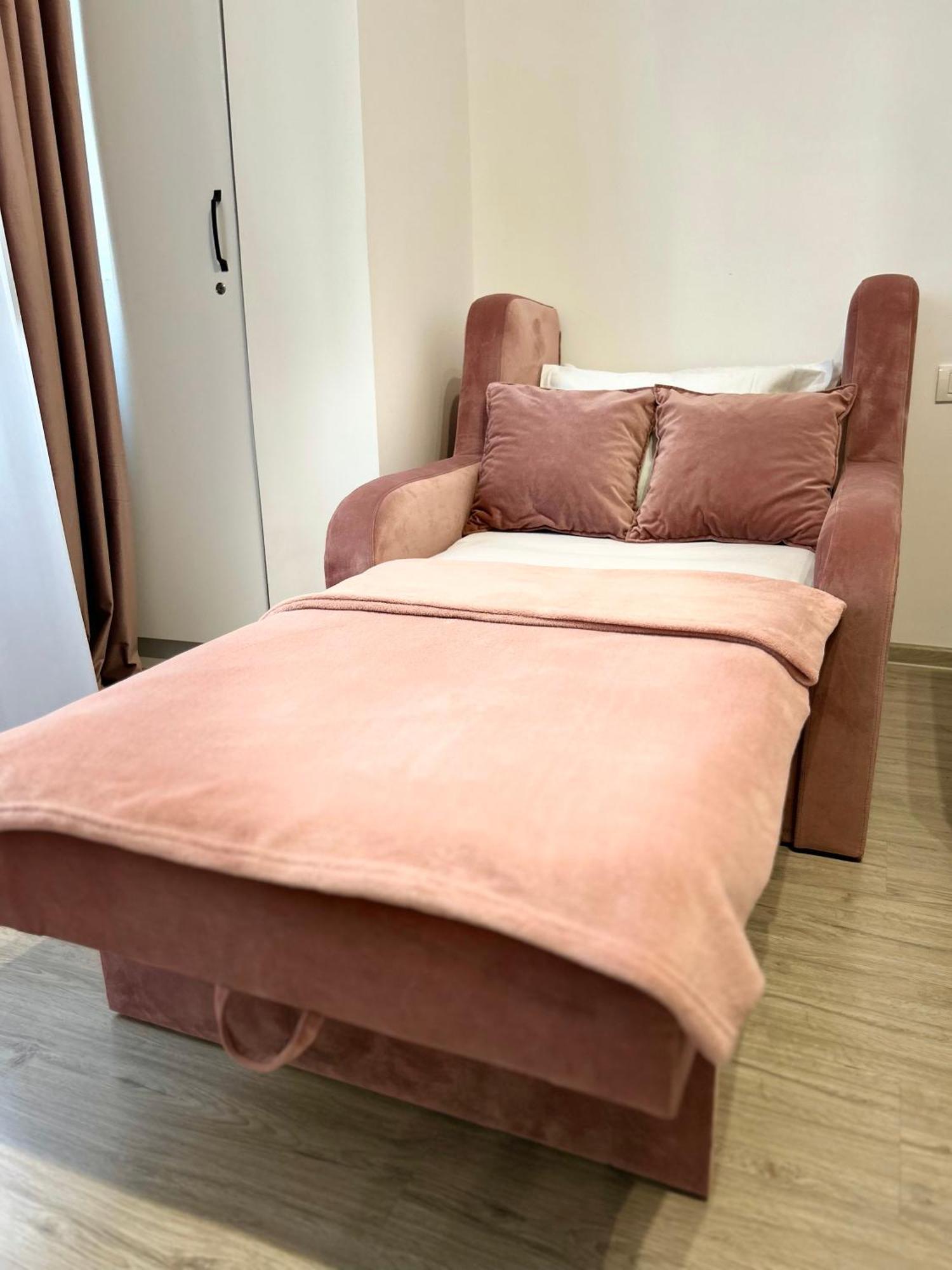 Cosy And Stylish Studio Бухарест Экстерьер фото